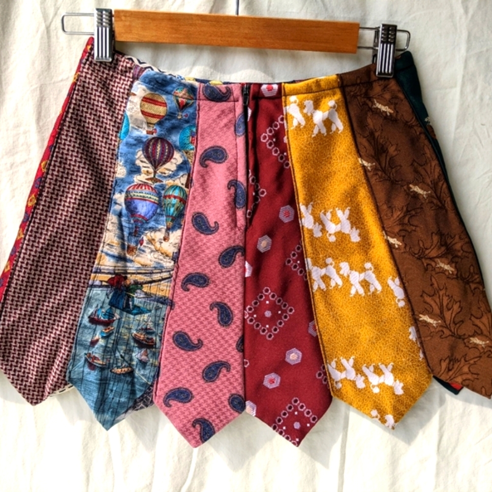 Gorgeous Vintage Handmade Necktie Mini Skirt XS/S 😍